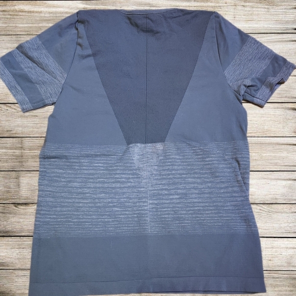 Salomon Women Green Technical Short Sleeve Tee - Picture 2 of 6
